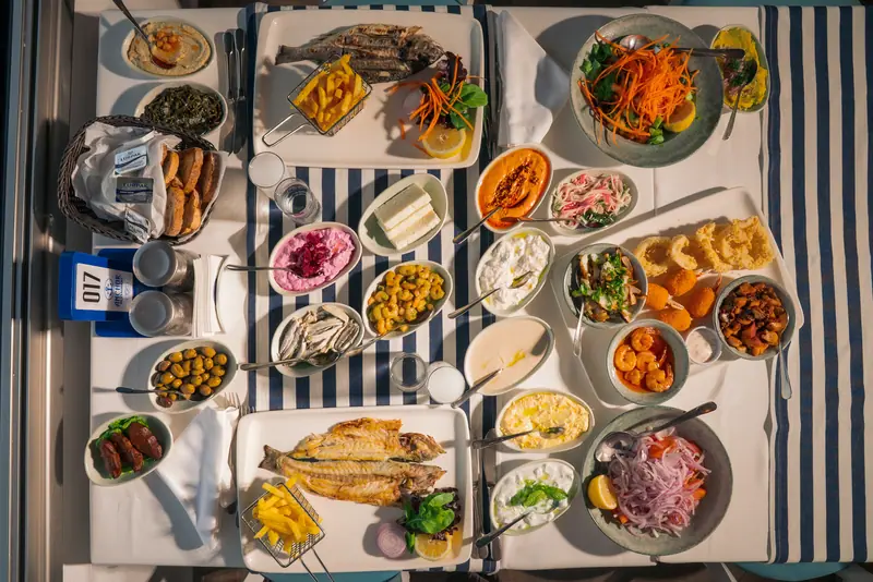 Kıbrıs mezesi rehberi: hellim, bulgur köftesi, molehiya