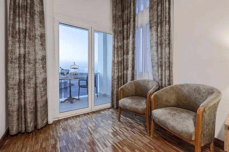 Dome Hotel oda