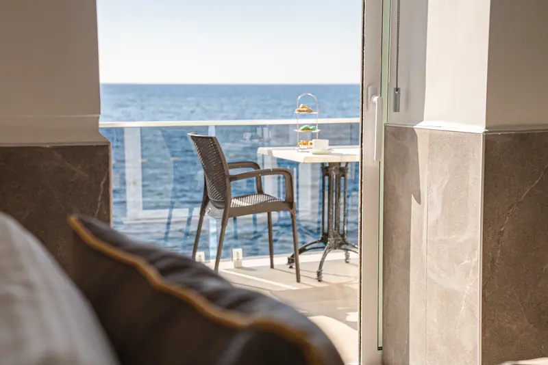 Dome Hotel oda